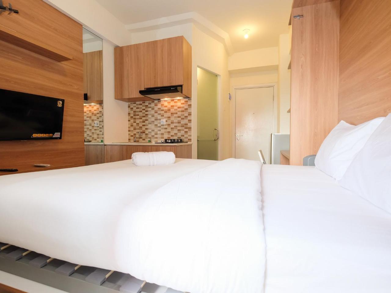 ג'קרטה Modern Studio At Green Pramuka City Apartment Near To Shopping Center By Travelio מראה חיצוני תמונה