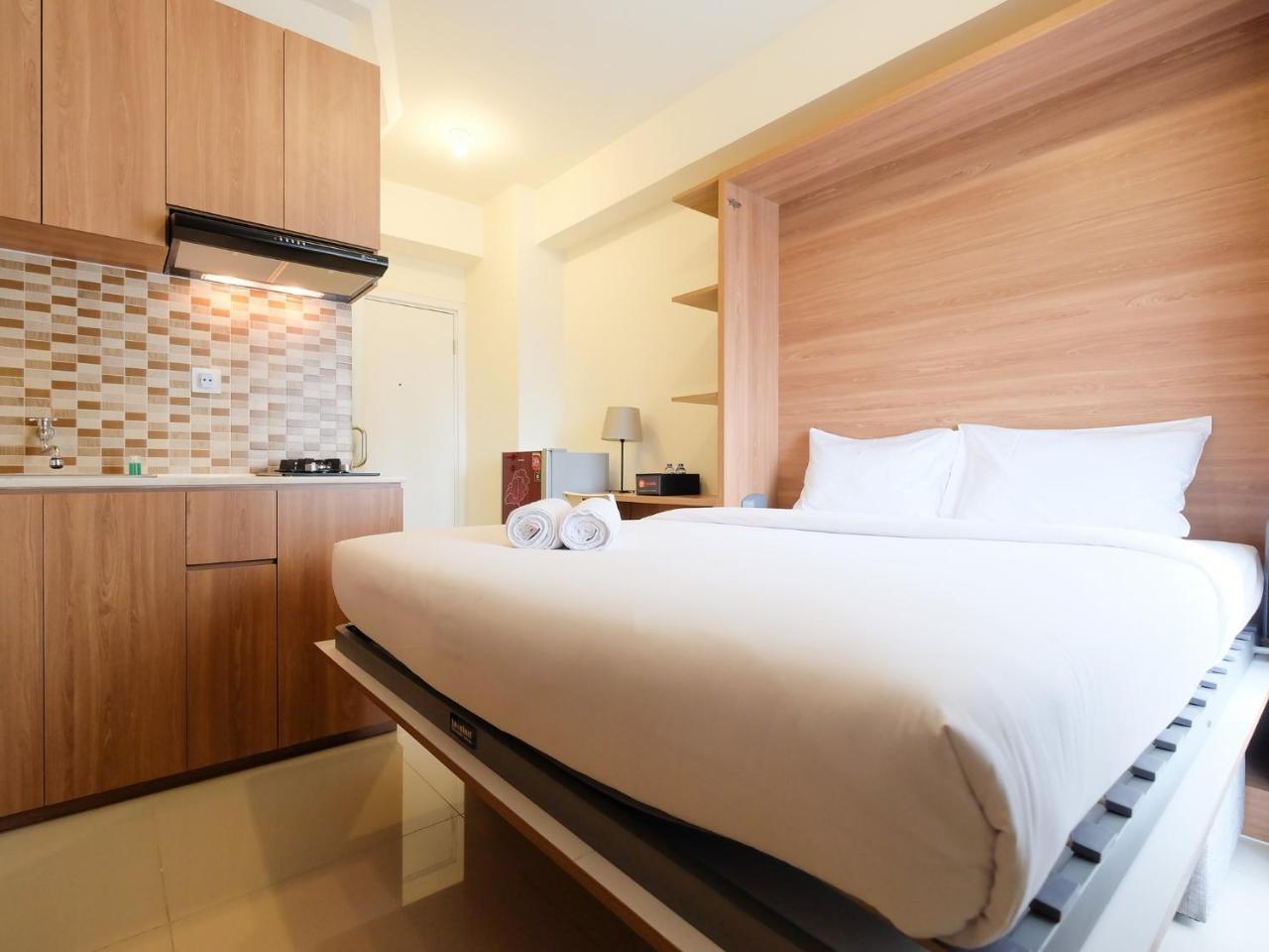 ג'קרטה Modern Studio At Green Pramuka City Apartment Near To Shopping Center By Travelio מראה חיצוני תמונה