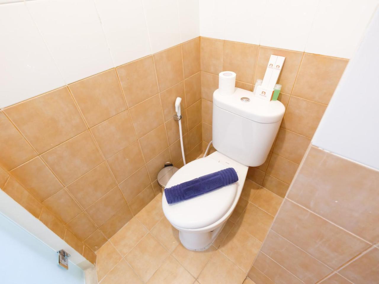 ג'קרטה Modern Studio At Green Pramuka City Apartment Near To Shopping Center By Travelio מראה חיצוני תמונה
